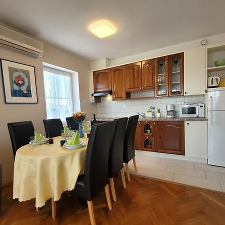 Danica Mit Balkon By Interhome Daire *